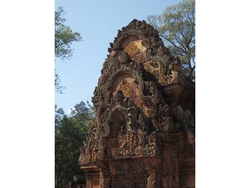 バンテアイ・スレイ寺院