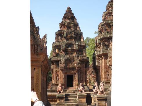 バンテアイ・スレイ寺院
