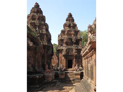 バンテアイ・スレイ寺院