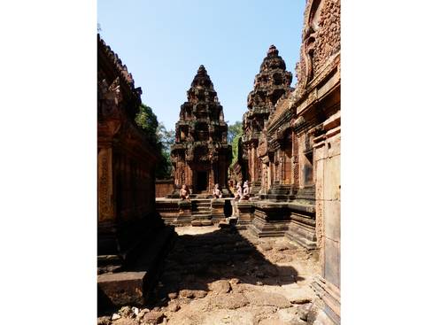 バンテアイ・スレイ寺院