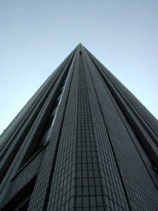 サンシャイン　見上げる