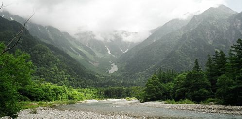 岳沢ヒュッテから上高地へ